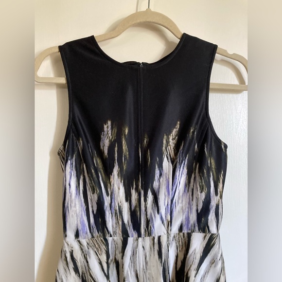 🌞Vince Camuto Black Gold Abstract Feather Print Sleeveless Fit & Flare Dress - Picture 6 of 9